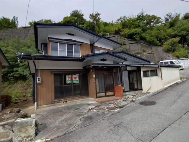 1970s wood house, 10-min walk to station, Nagano