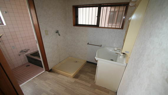 1990s wood house, 8-min walk to station, Wakayama