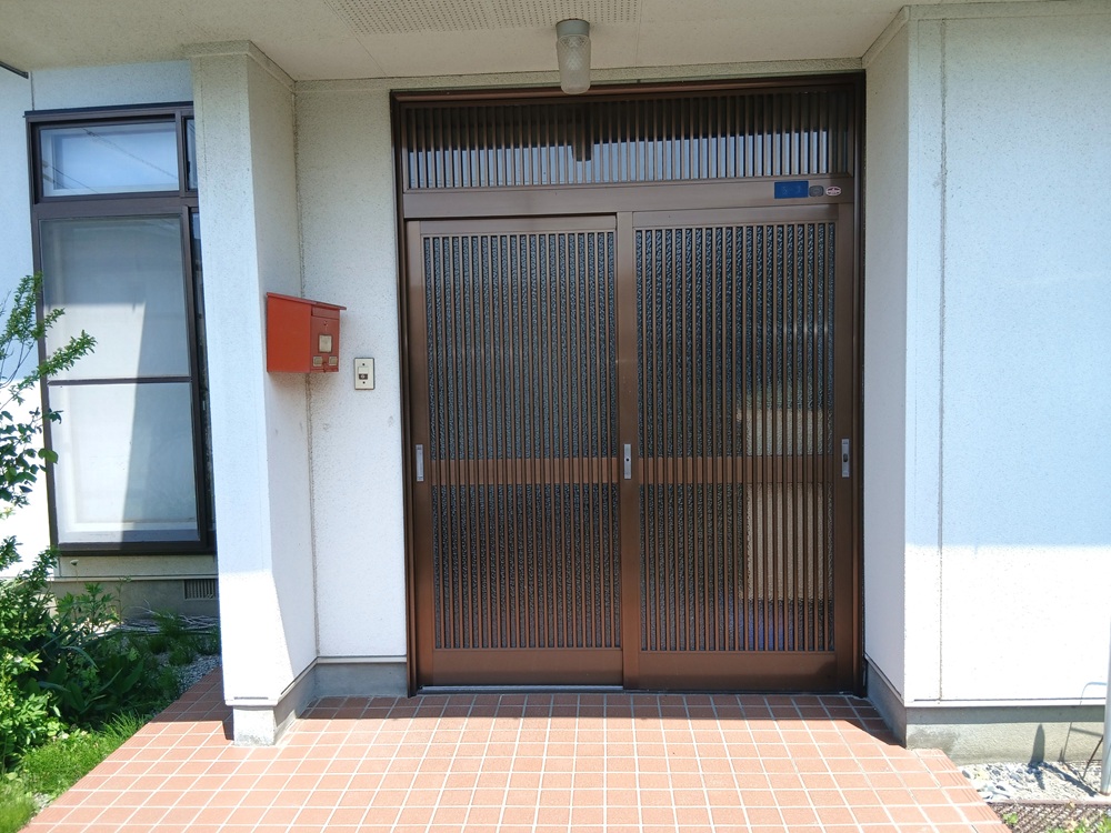 1980s wood house, 10-min walk to station, Iwate