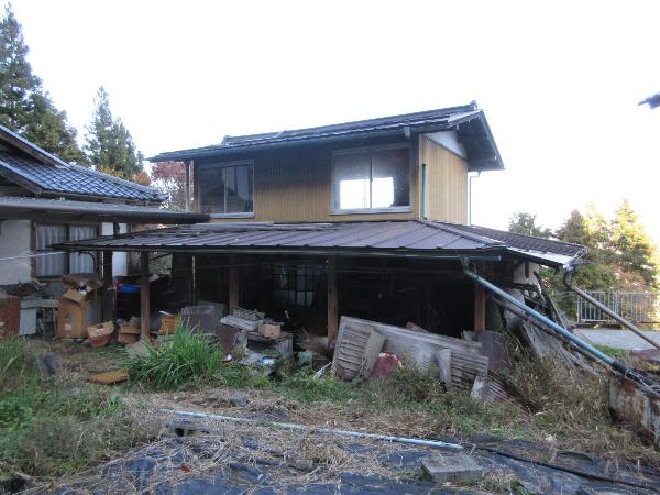 House with attached field