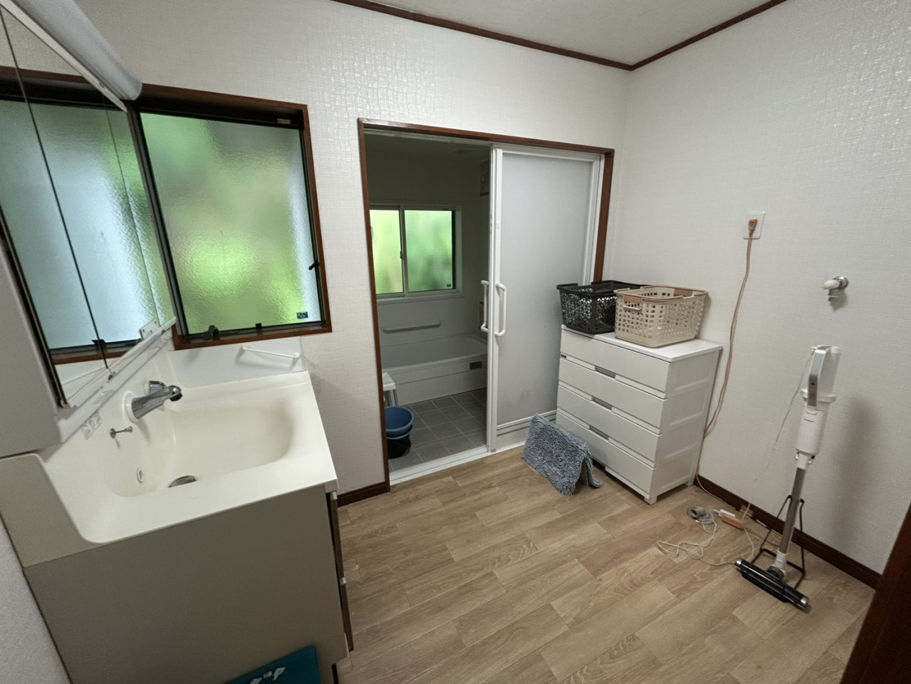 1980s wood house on a large plot in Tochigi
