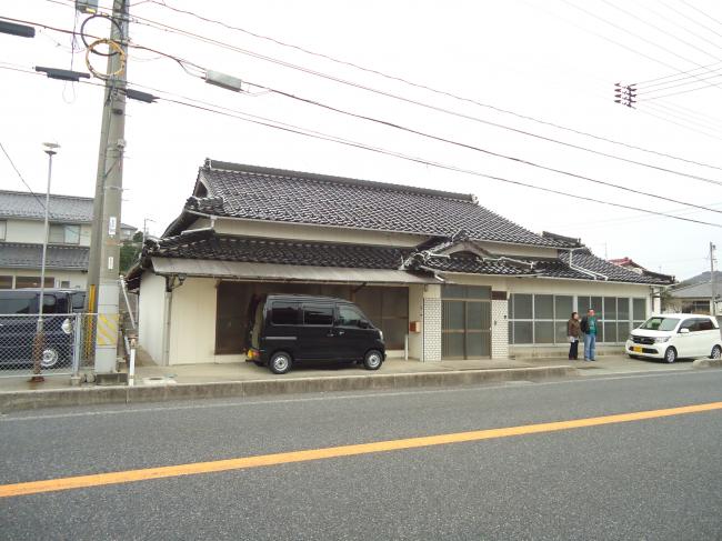 1970s wood house, 17-min walk to station, Shimane