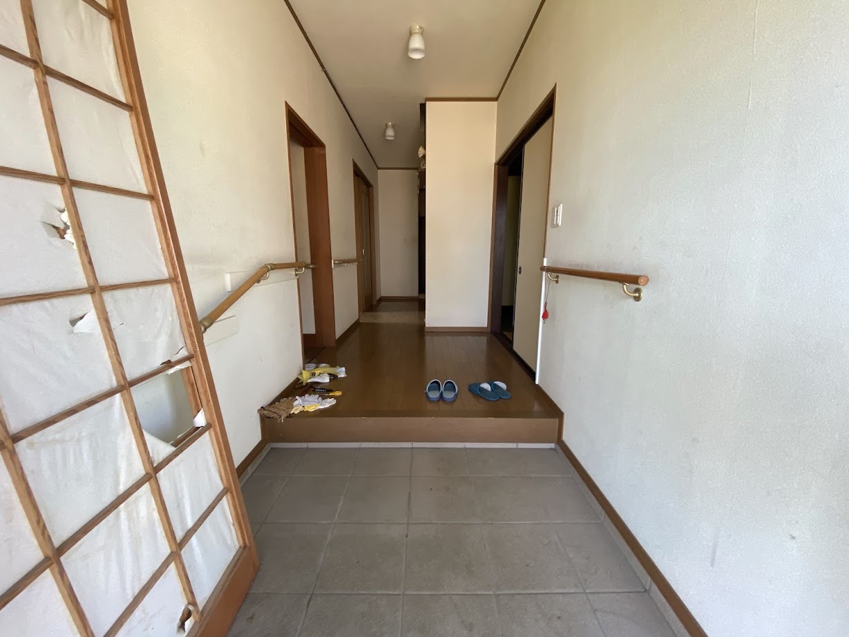 2000s wood house on a large plot in Toyama