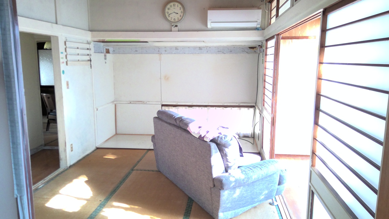 1980s wood house in Koyama, Kimotsuki, farmland, approval needed