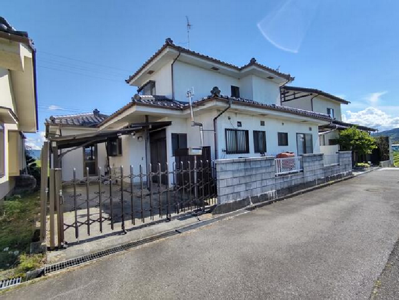 1980s wood house, 13-min walk to station, Nagano