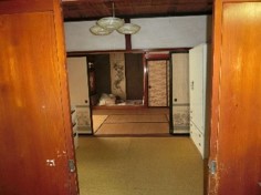 1920s wood house on a large plot in Niigata