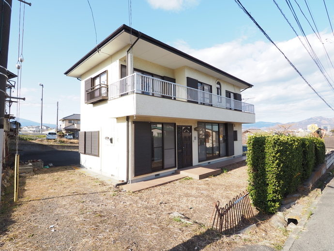 1980s wood house, 8-min walk to station, Gunma