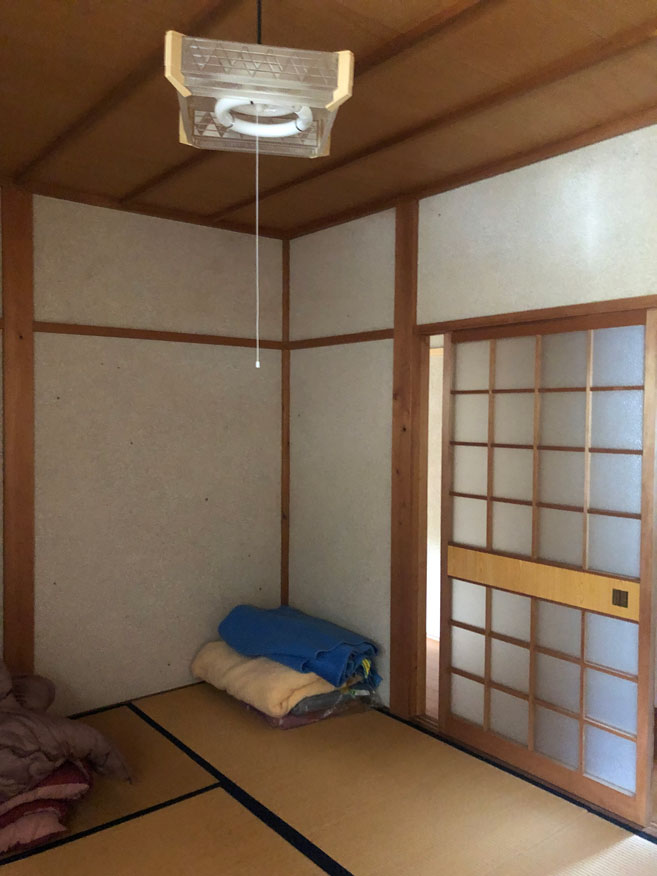1980s wood house with storehouses in Hiyoshi, Nantan