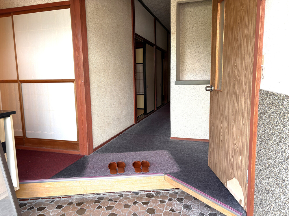 1970s wood house on a large plot in Toyama