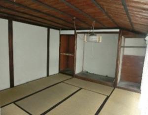 Wood house on a large plot in Niigata