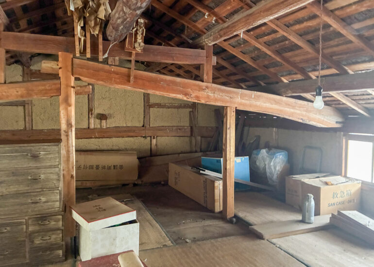 1960s wood house on a large plot in Matsusaka Kahada