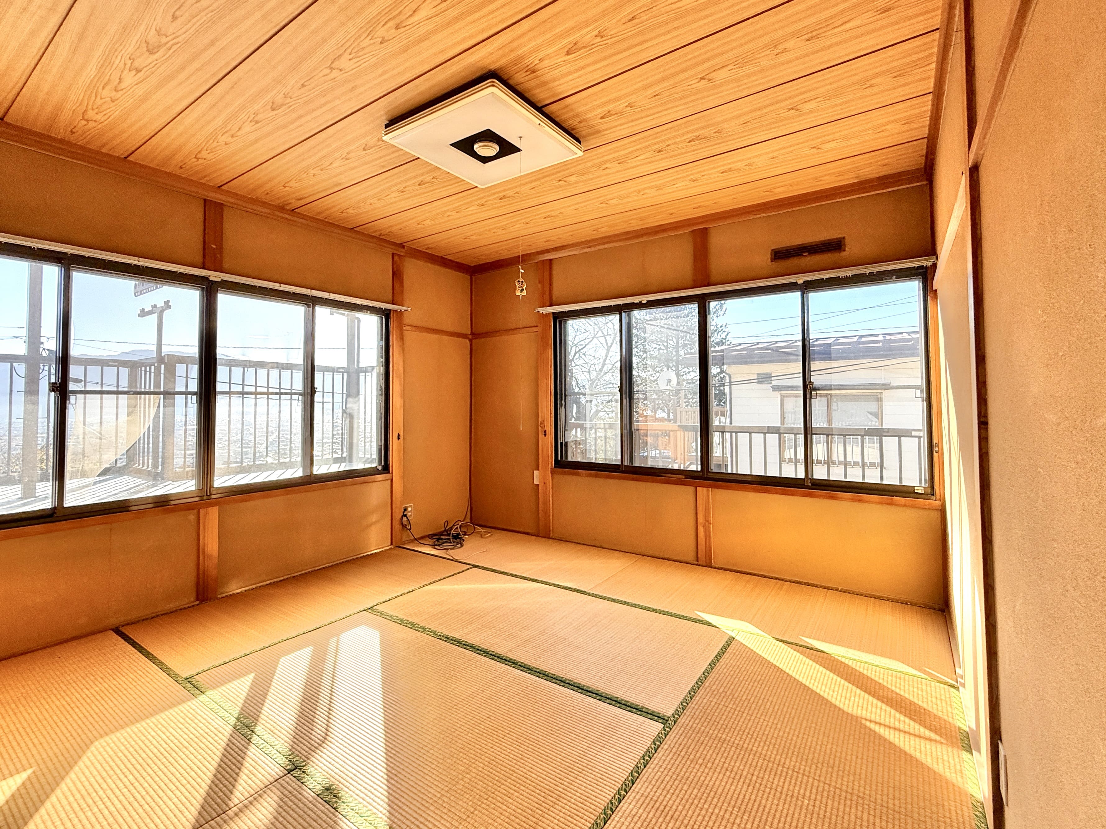1980s wood house, 9-min walk to station, Nagano