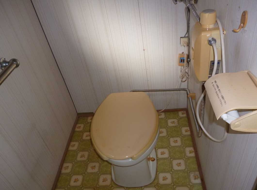 1940s wood house in Beppu, Ichikikushikino, farmland, approval needed