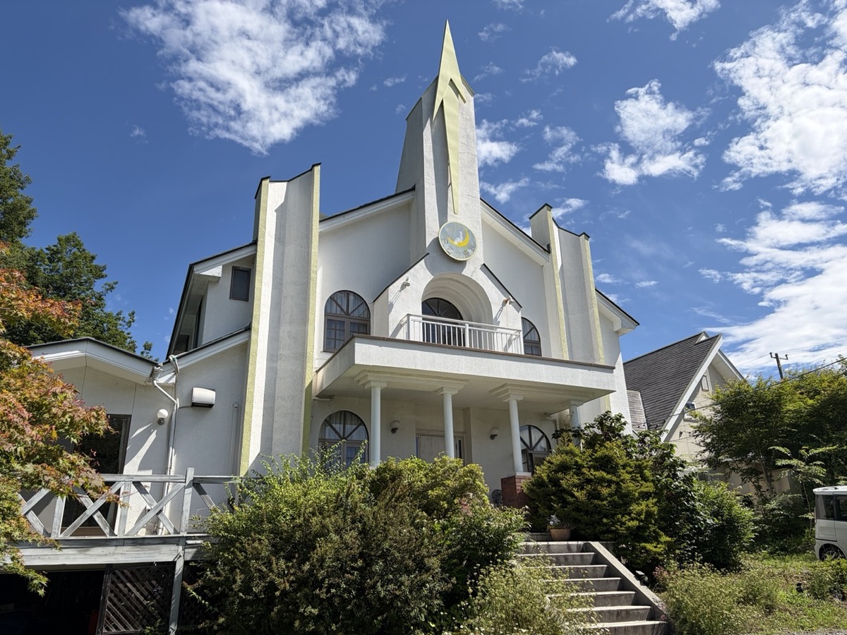 1980s house on a large plot in Yamanashi
