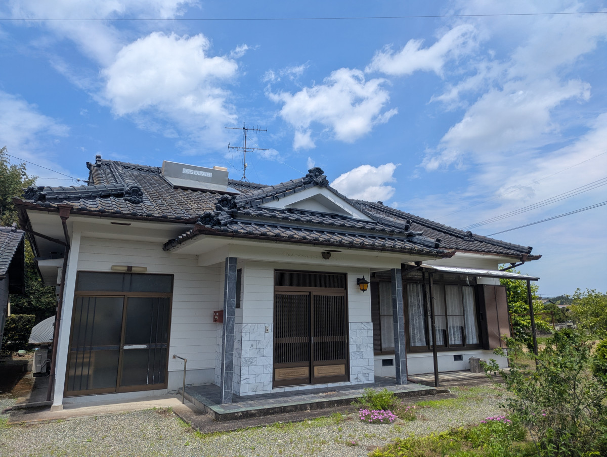 1990s wood house in Okuchi, Isa