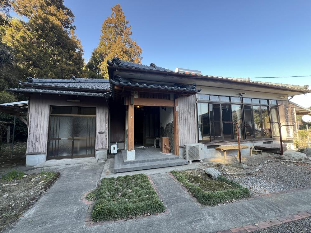 1980s wood house in Kushira, Kanoya, farmland, approval needed