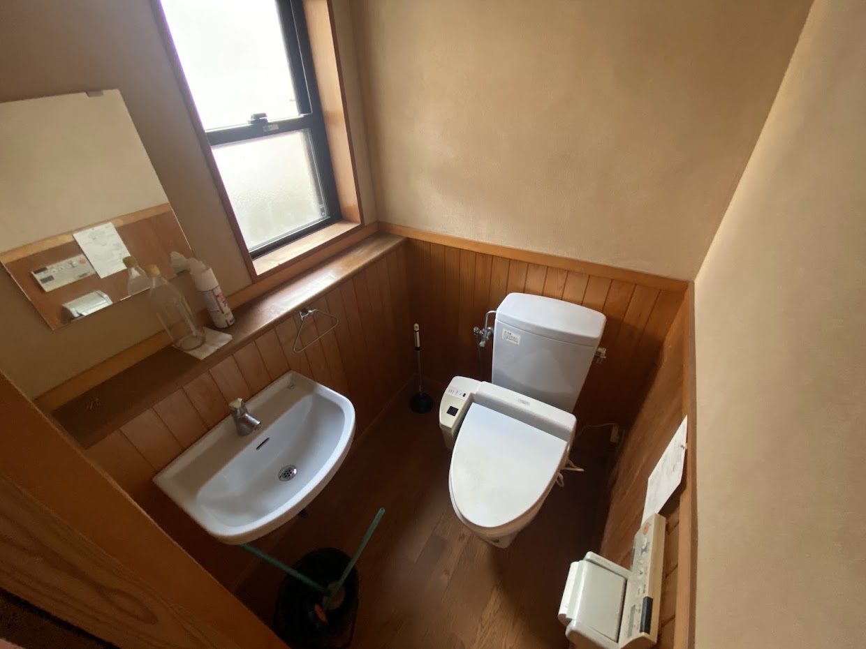 2000s wood house in Toyama