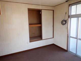 1970s concrete house, 1-min walk to station, Oita