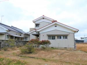 1970s wood house, 17-min walk to station, Shimane