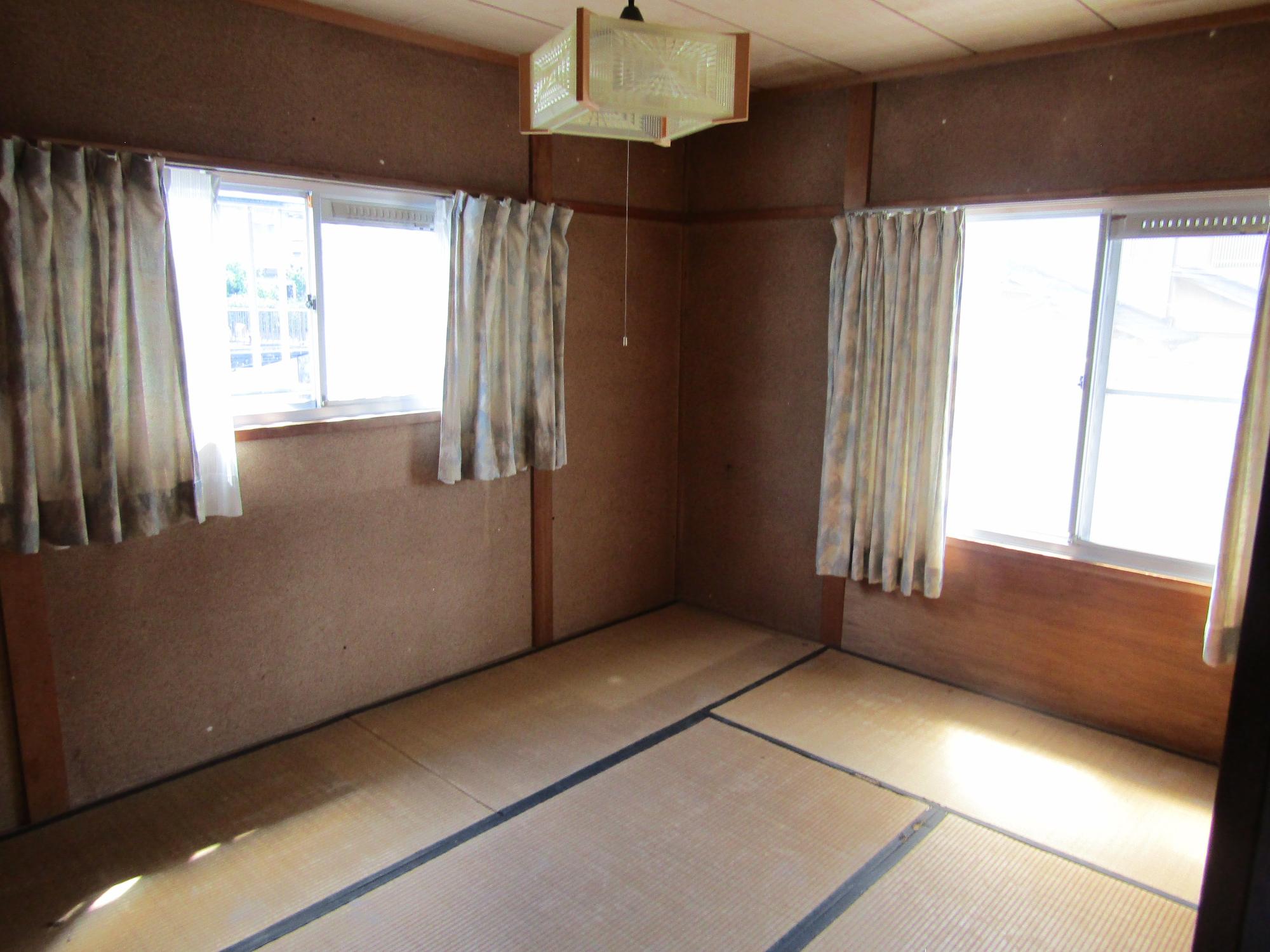 A-115: Natural surroundings, perfect for two people, home vegetable gardening possible