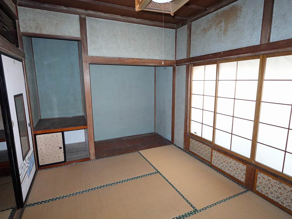 1950s wood house, 3-min walk to station, Nagano