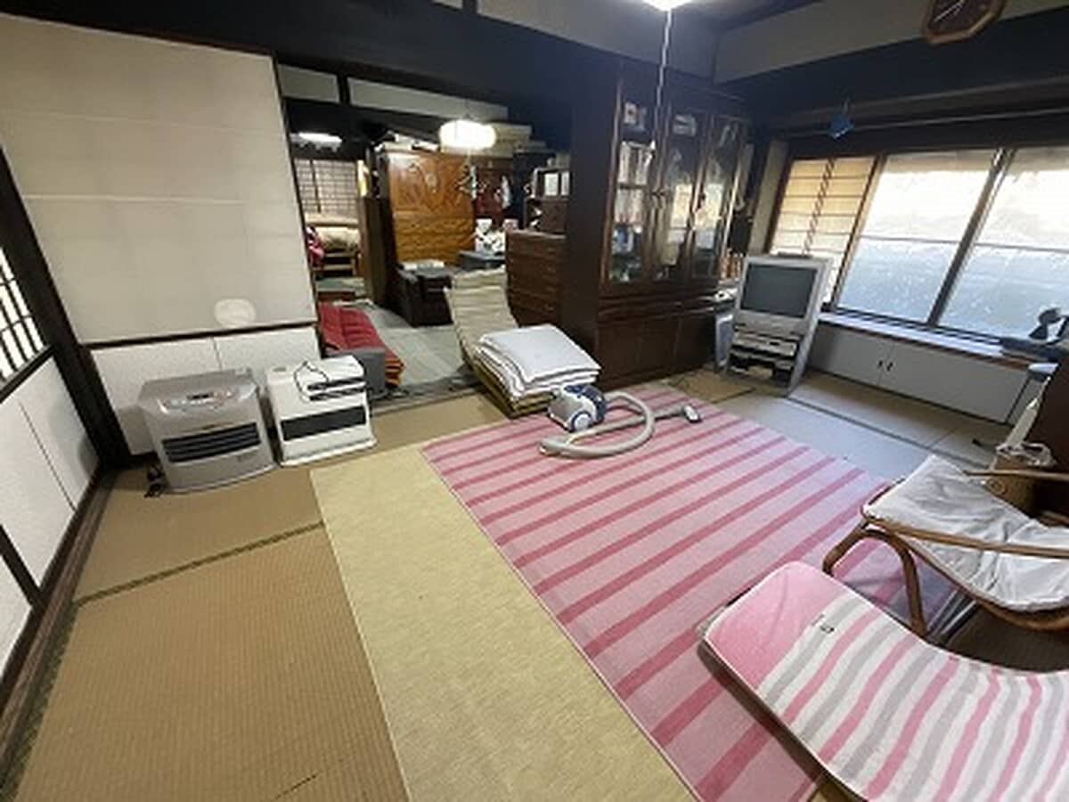 1920s wood house on a large plot in Hiroshima