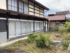 1860s wood house on a large plot in Nagano
