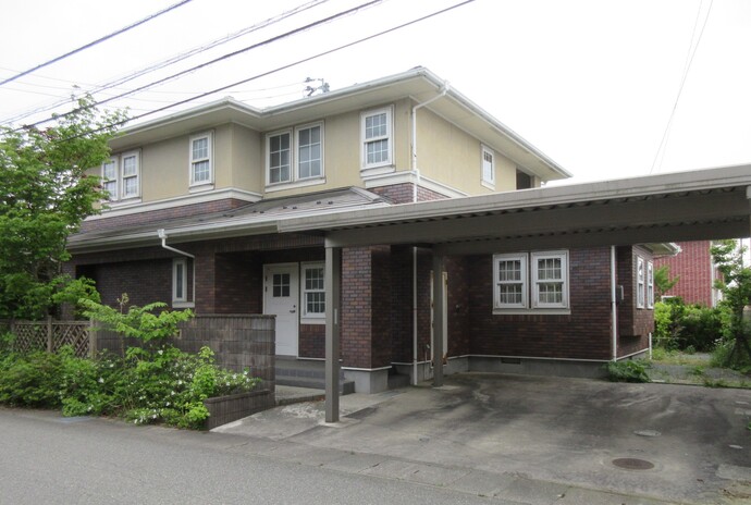 1990s wood house in Akita