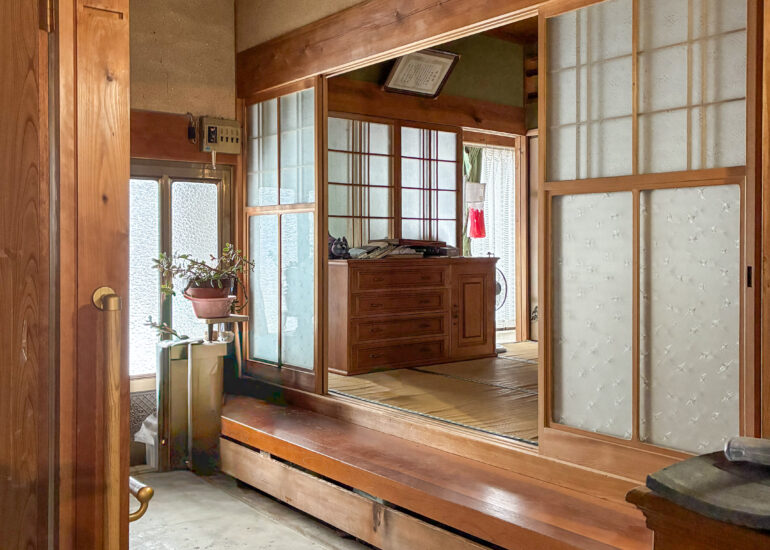 1970s wood house in Matsusaka Kahada