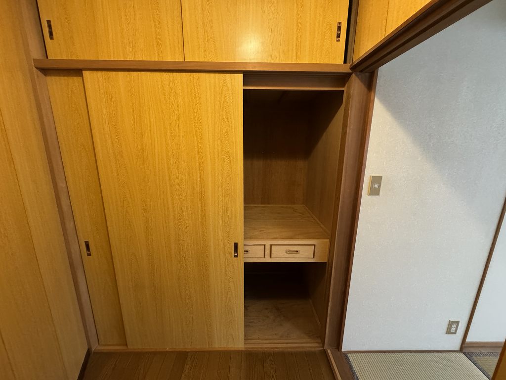 1970s wood house, 11-min walk to station, Nagano