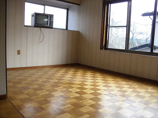 1950s wood house, 12-min walk to station, Iwate
