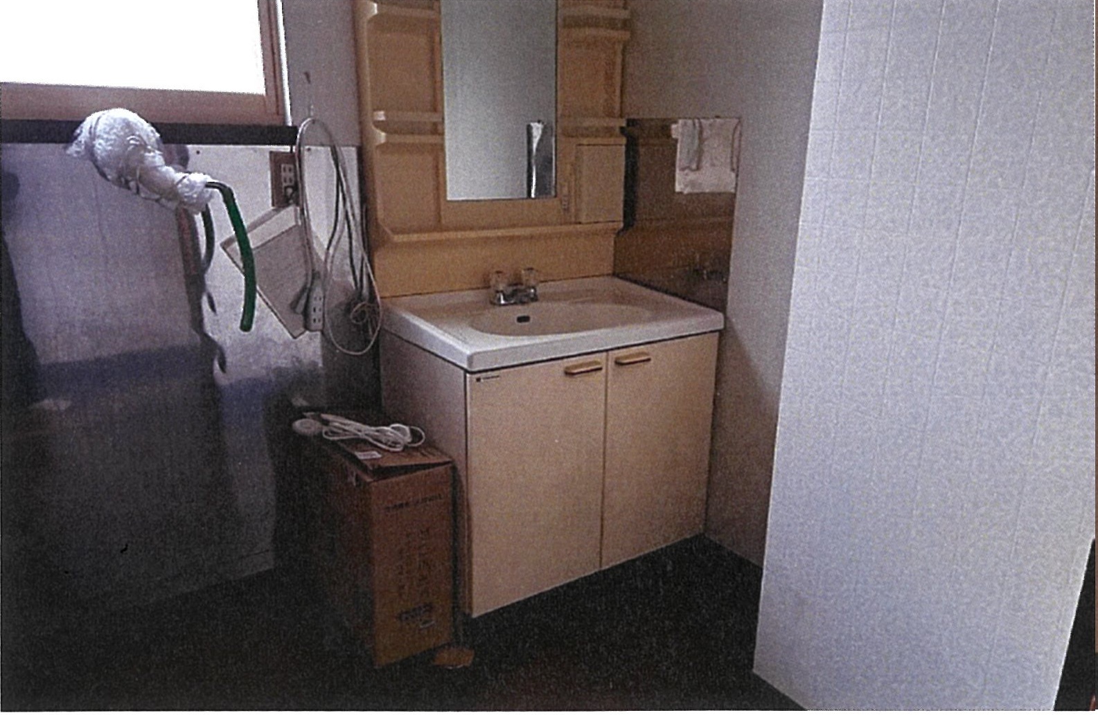 1990s wood house, 14-min walk to station, Aomori