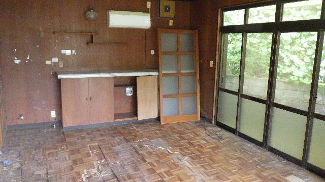 1960s wood house, 13-min walk to station, Nagasaki