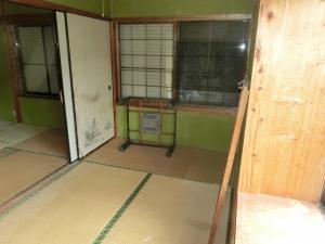 1980s wood house, 2-min walk to station, Kawanishi, Yusui
