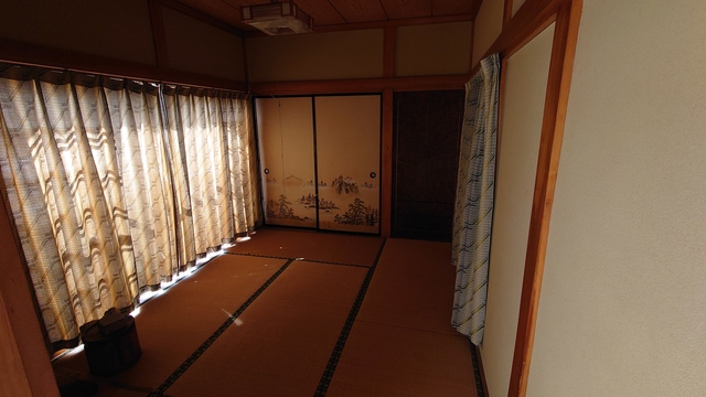 1980s wood house on a large plot in Iwate