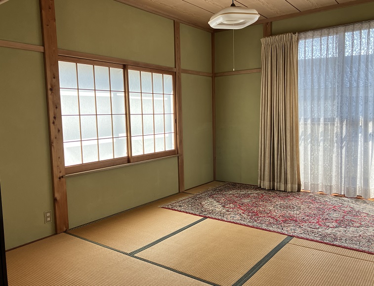 1990s wood house, 18-min walk to station, Tottori