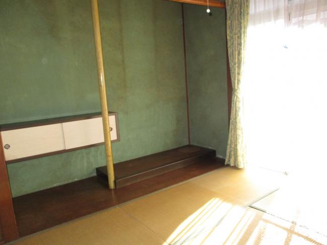 1960s wood house, 15-min walk to station, Okayama