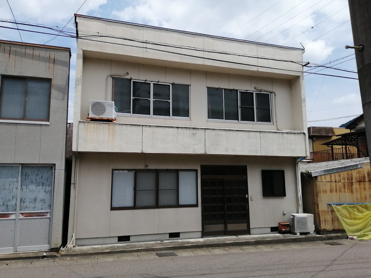 Concrete house, 7-min walk to station, Gifu