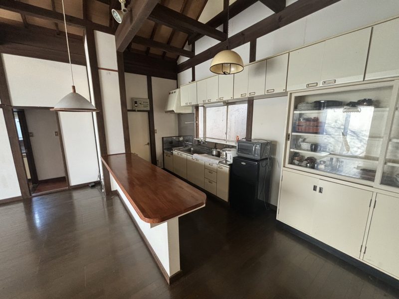 1980s wood house on a large plot in Iwate