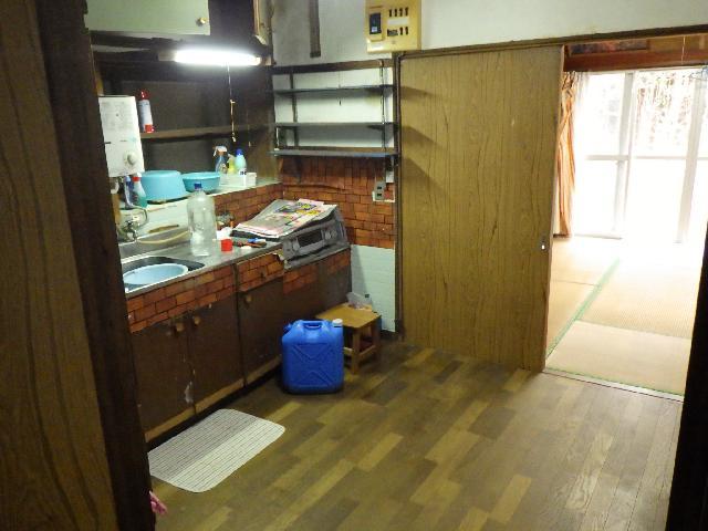 1970s wood house, 12-min walk to station, Nagasaki