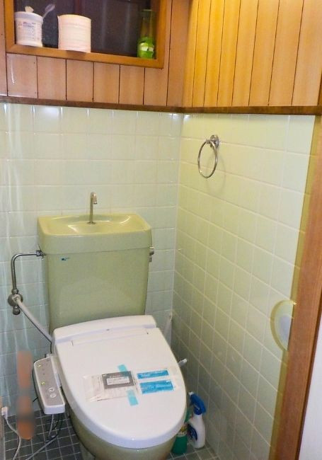 1970s concrete house, 5-min walk to station, Shizuoka