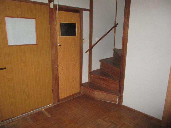 1960s wood house, 15-min walk to station, Okayama