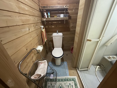 2000s wood house on a large plot in Hiroshima