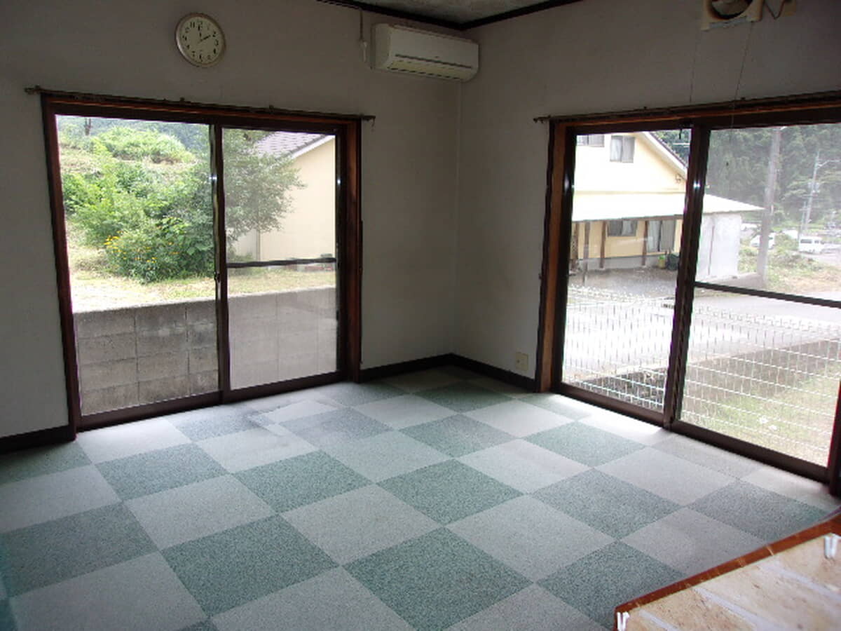 1990s wood house in Hiroshima