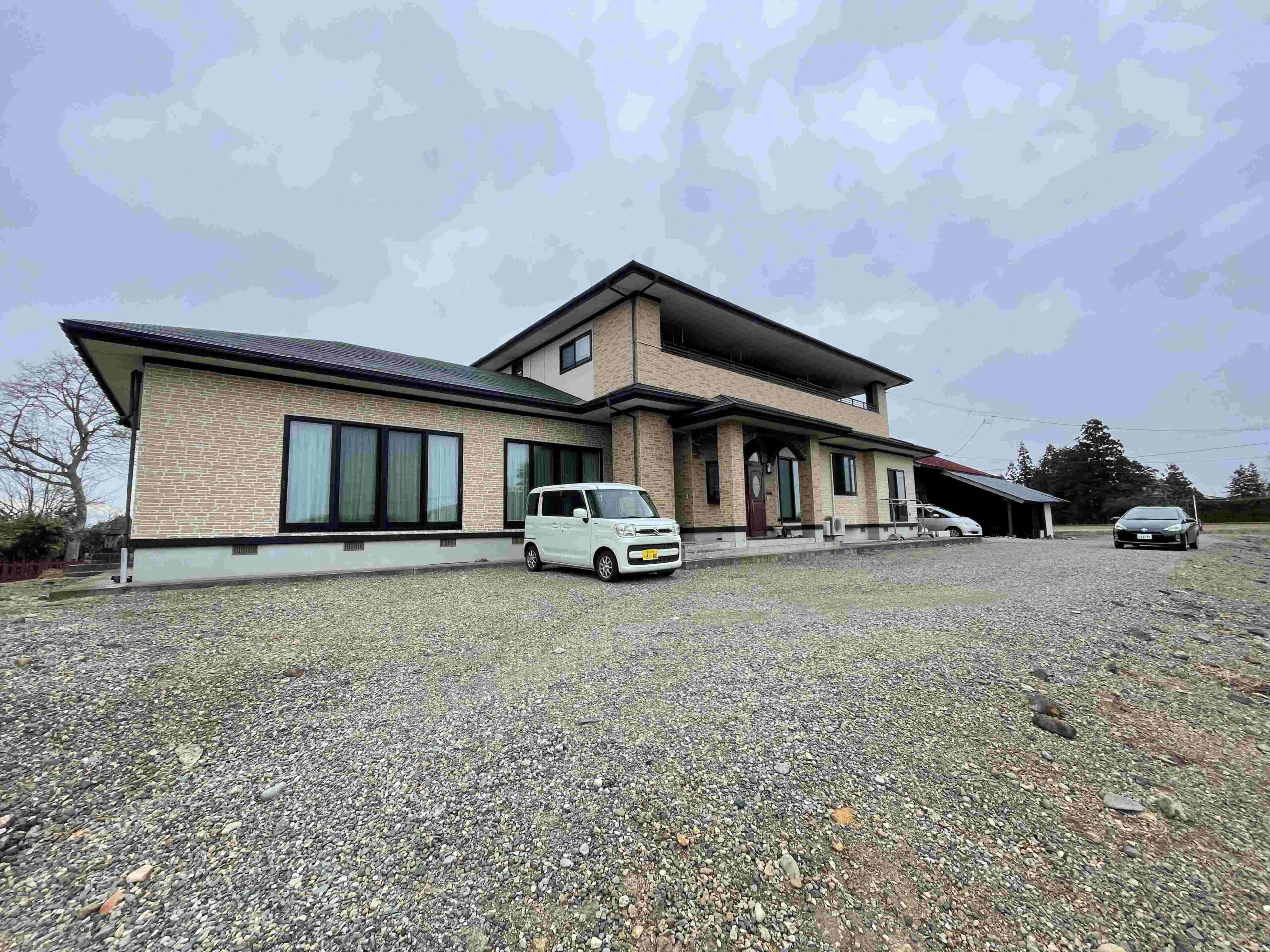 2000s wood house on a large plot in Kitakami