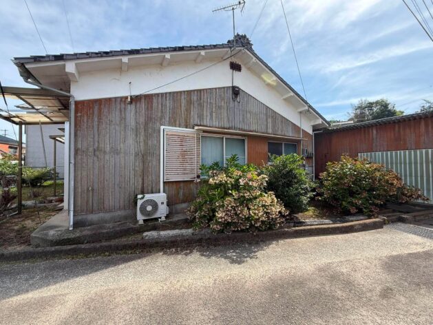 1970s wood house in Ehime