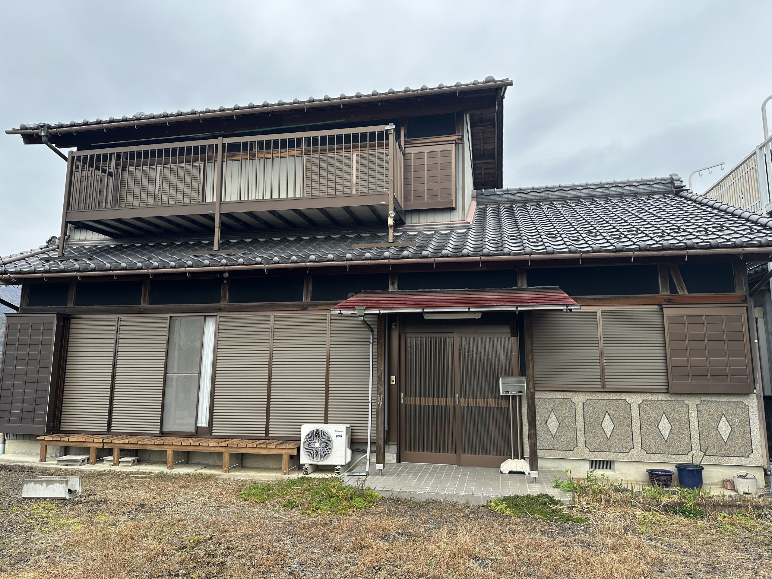 1990s wood house, 9-min walk to station, Gifu