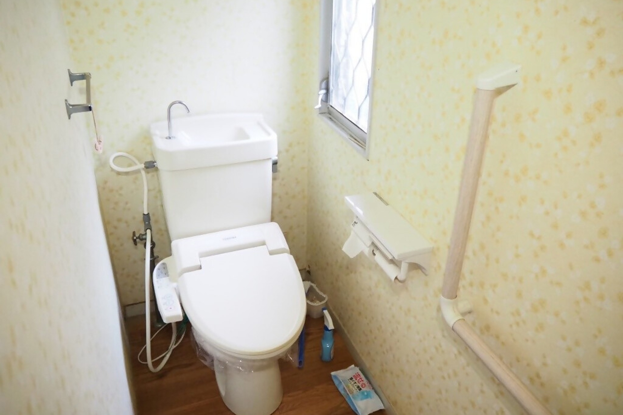 1980s wood house, 14-min walk to station, Fukui