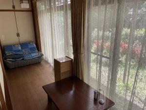 1980s wood house, 3-min walk to station, Kawanishi, Yusui