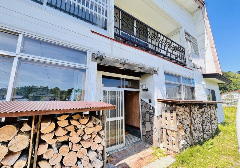 1970s wood house, 12-min walk to station, Hokkaido